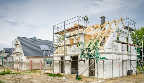 massiv-bauen-baustelle-haus-rohbau-01