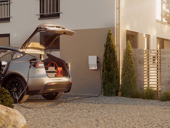 Landhaus-142-modern-Strasse-Putz-WallBox